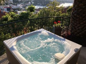 jacuzzib01