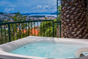 jacuzzib04